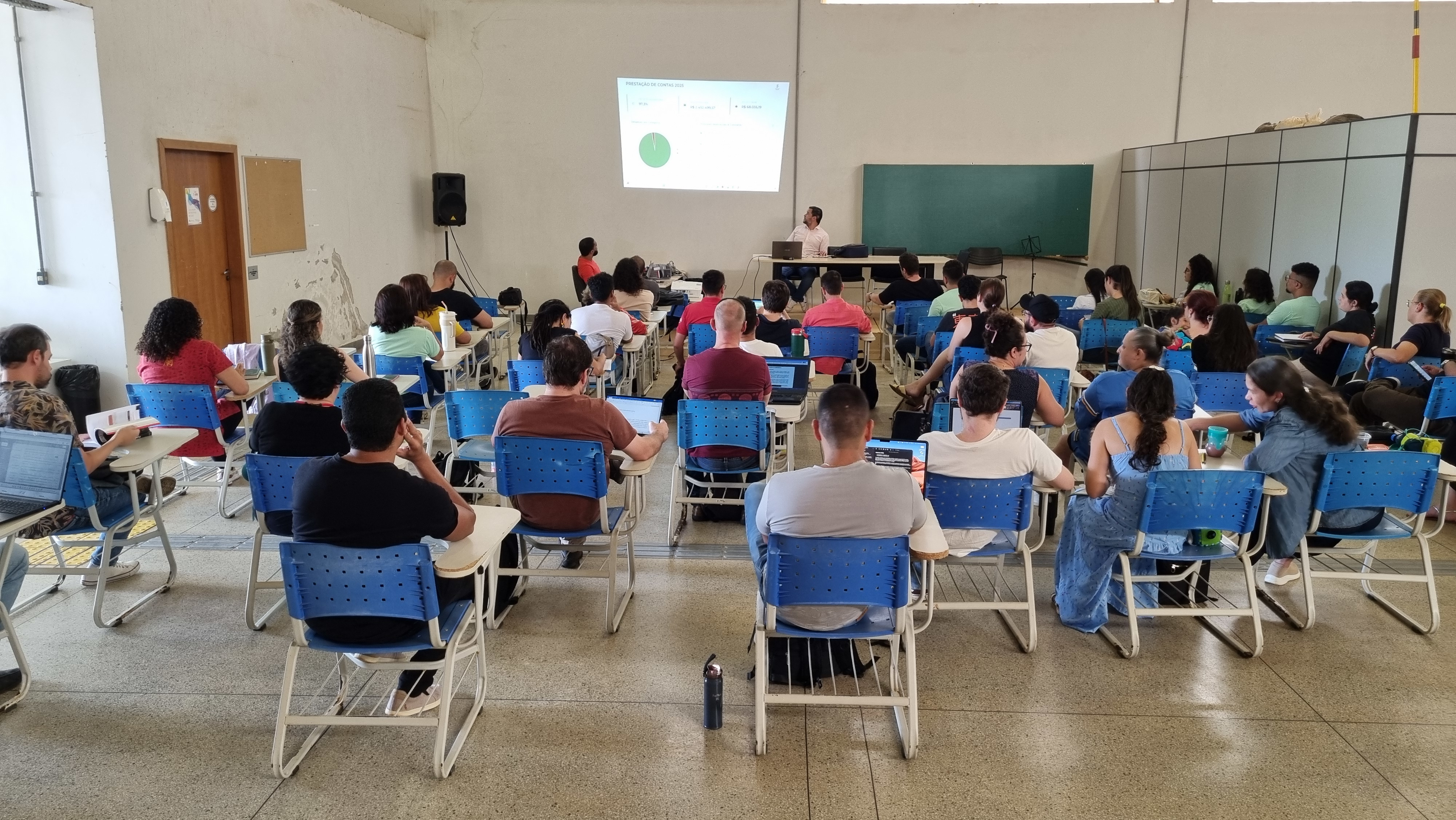 Professores e técnicos participam de reunião sobre orçamento e Plano de Retomada